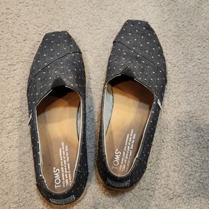 Tom's chambray polka dot shoes size 7.5